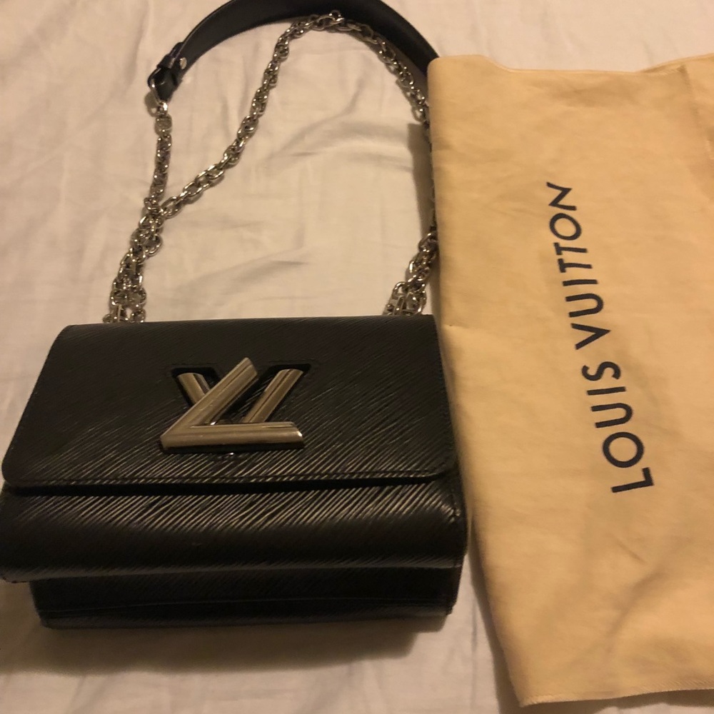 Louis Vuitton Epi Twist PM Noir